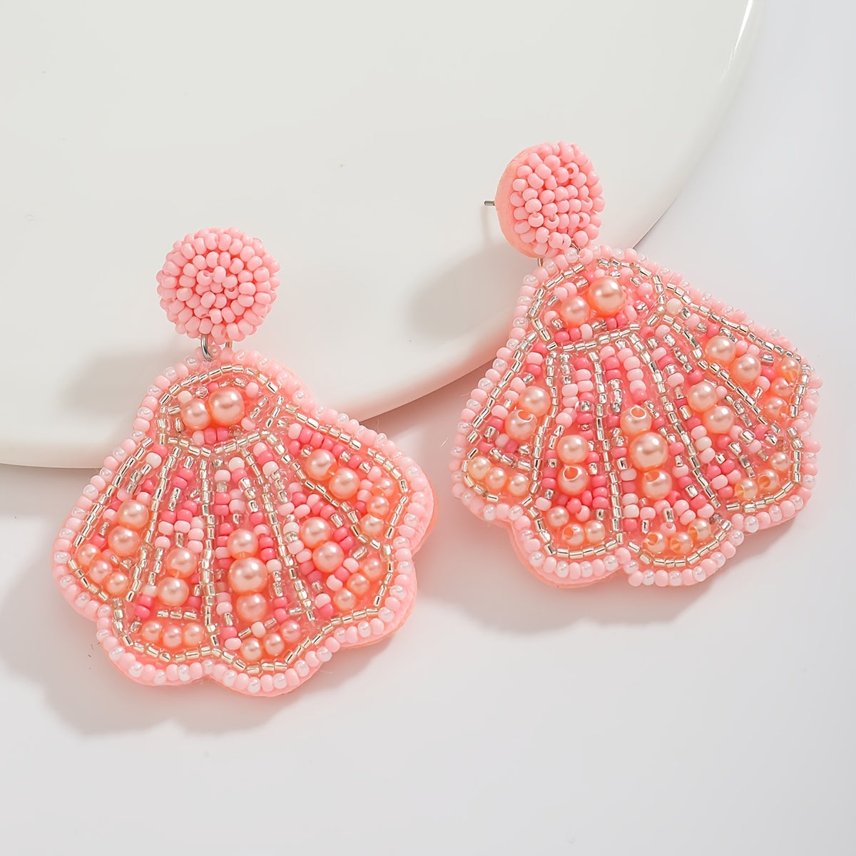 Pendientes bohemios hechos a mano con conchas y rhinestones para vacaciones en la playa y fiestas