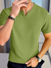 Erkaklar uchun tasodifiy V-yuvalangan trikotaj T-ko'ylagi, Silliq to'q sariq rangda, 100% polyester, mashinada yuvish mumkin, yozgi zaruriy.