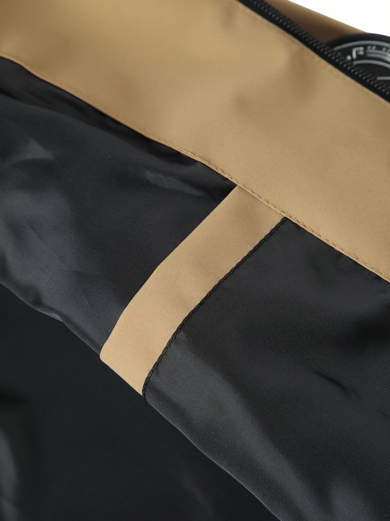 Mashhur tanlov: Erkaklar uchun kapüşonli shamol o'tkazmaydigan ko'ylak, bahor va kuzda ochiq havoda faoliyatlar uchun ideal.