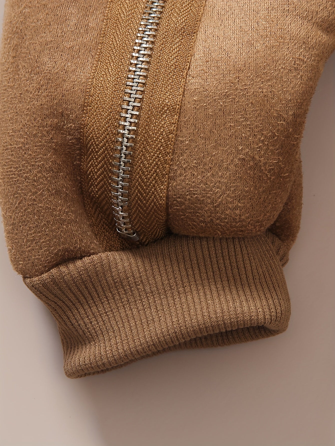 Bolalar uchun qishki kombinezon - Yumshoq fleytsli, bir rangli, zipli yaka, keng kesim, mashinada yuvish mumkin. O'g'il va qizlar uchun ideal, ochiq havoda faoliyatlar uchun mukammal.