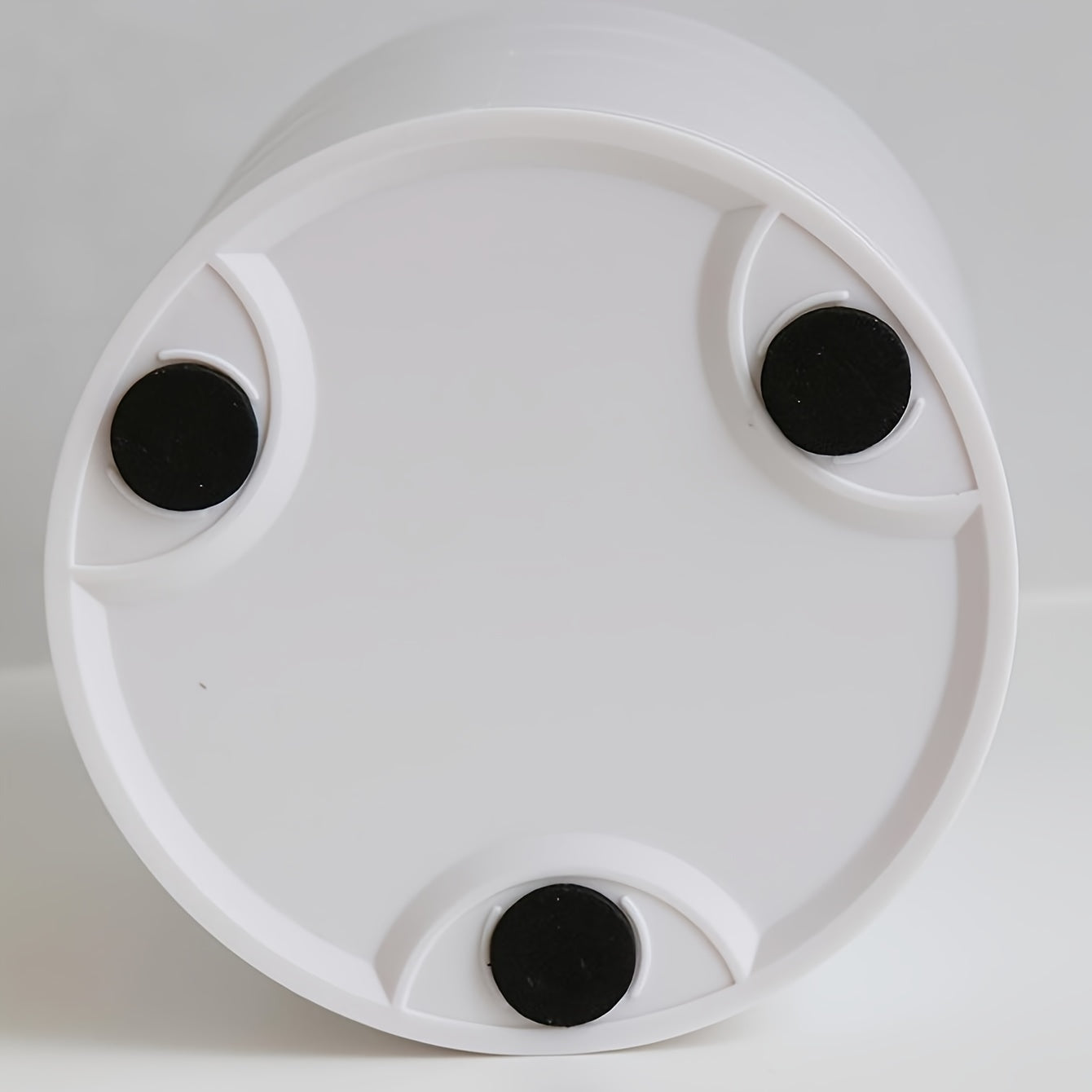 Organizador giratorio de joyas con tapa y ganchos útiles para maquillaje y accesorios