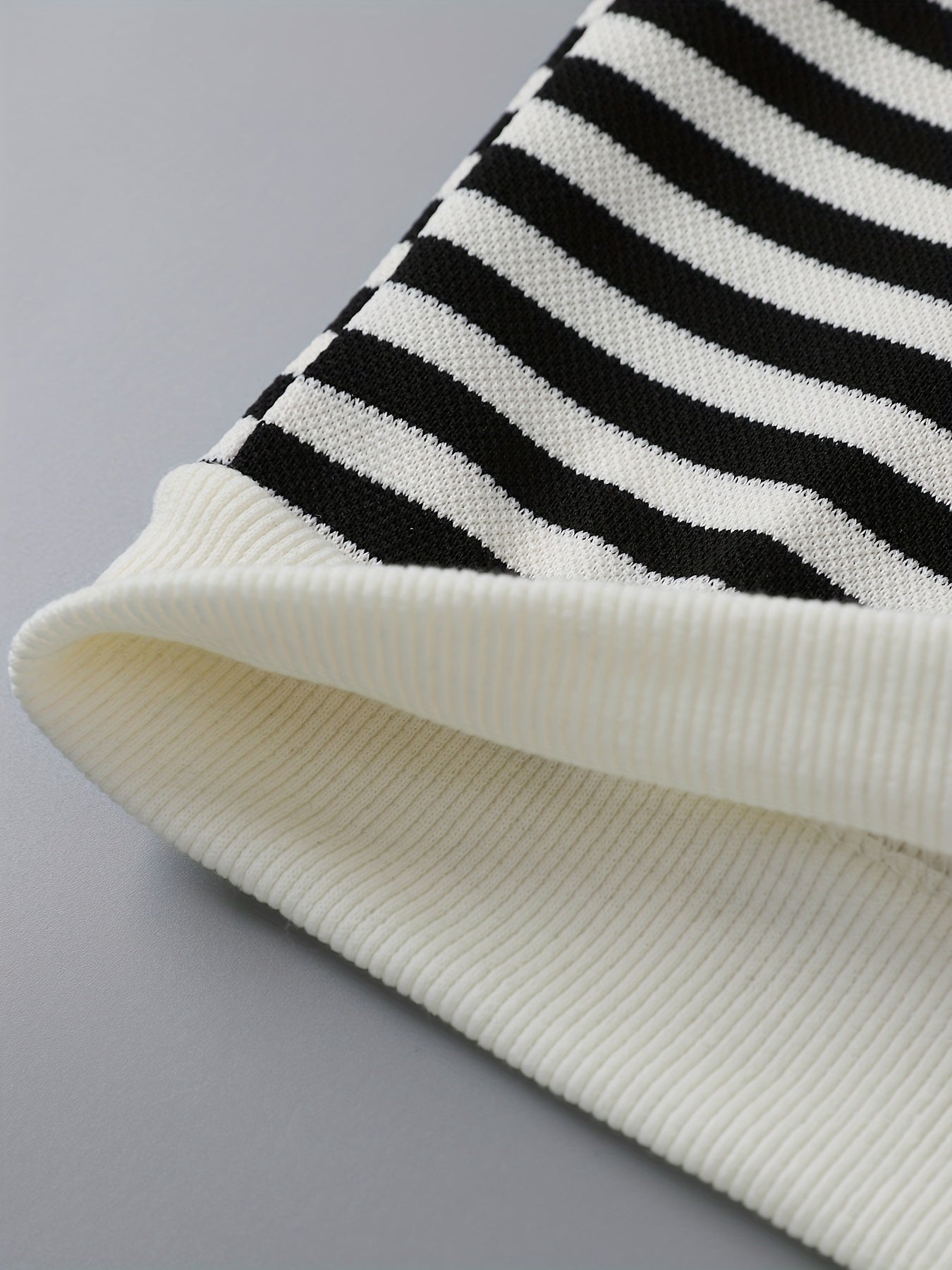 Chiziqli yaka bluzka o'g'il bolalarni iliq va zamonaviy saqlaydi!