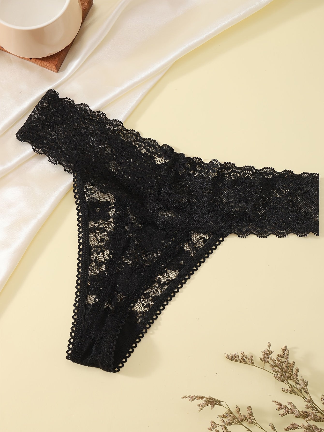 Women's Floral Lace Thong Panties Low-Rise Seamless Nylon Underwear