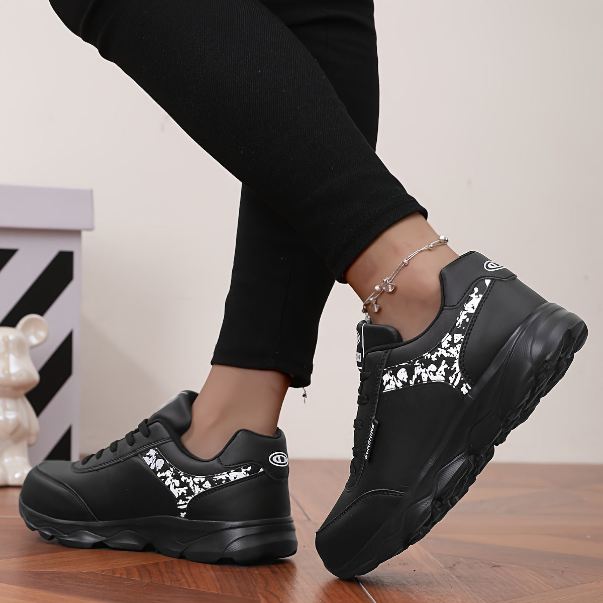 Women’s Casual Sneakers Lightweight Breathable Mesh Lace-Up Running Shoes
