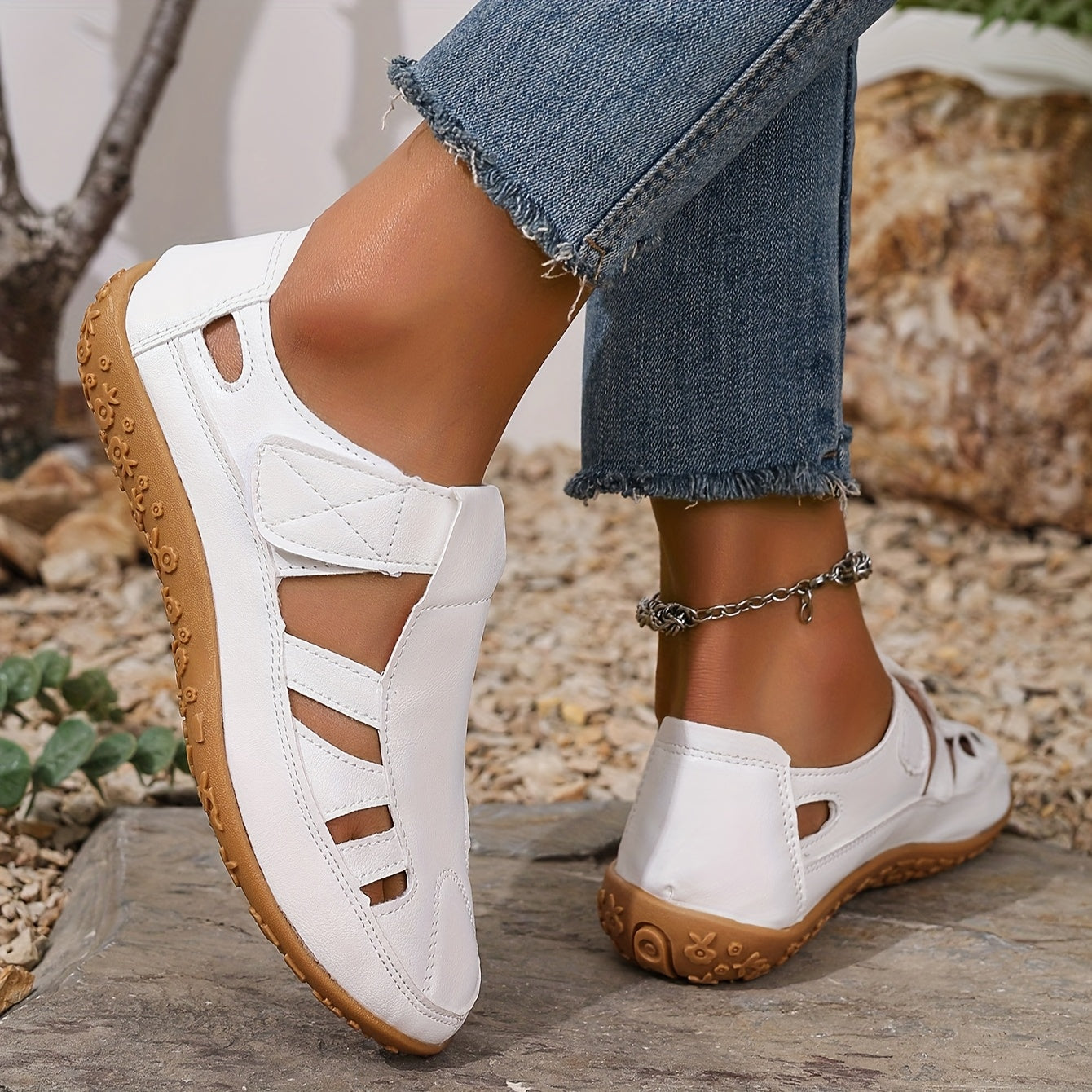 Women's Flat Hollow-Out Summer Sandals Lightweight Breathable Platform Shoes