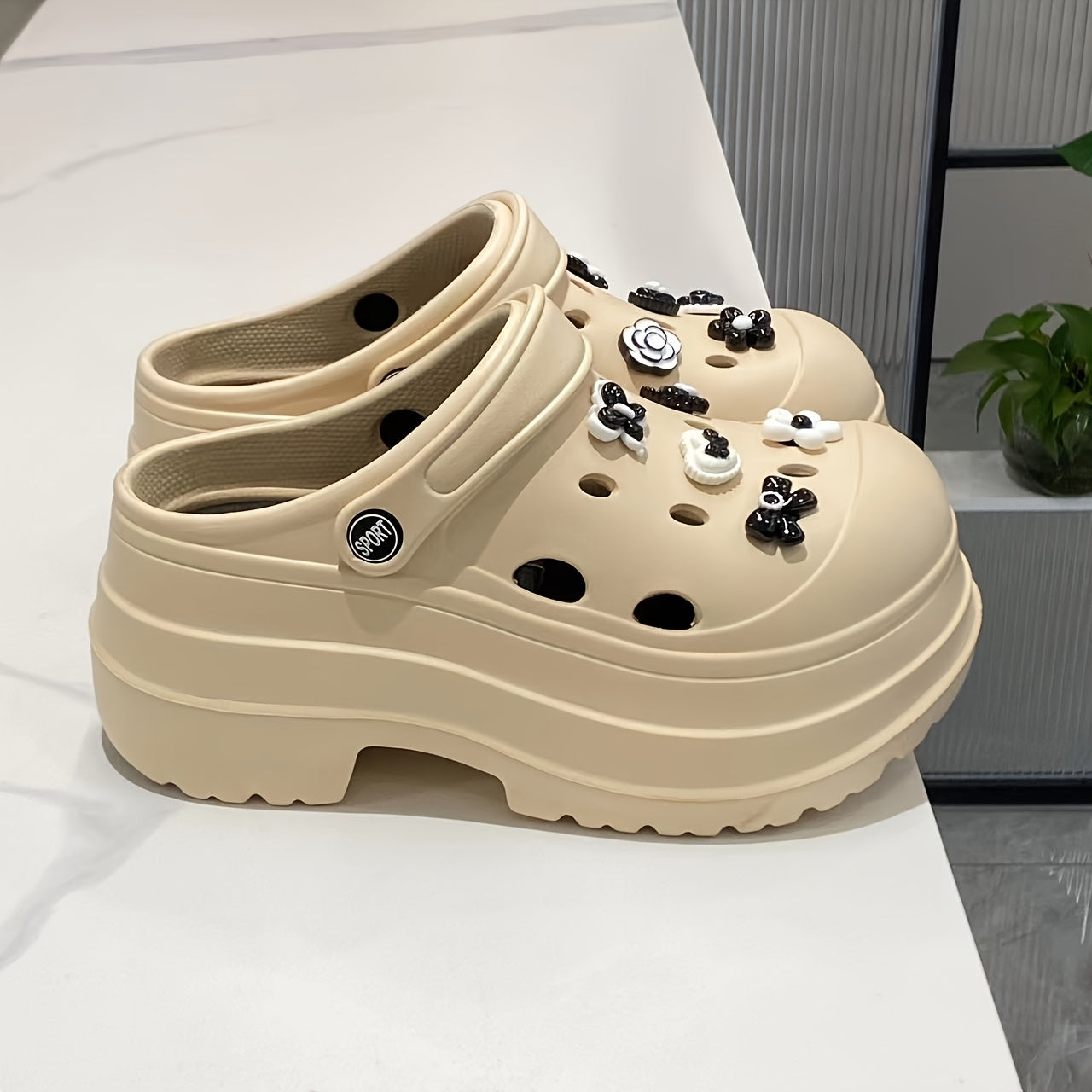 Women's Summer Fashionable Slip-On Shoes Black and White Floral Accessories