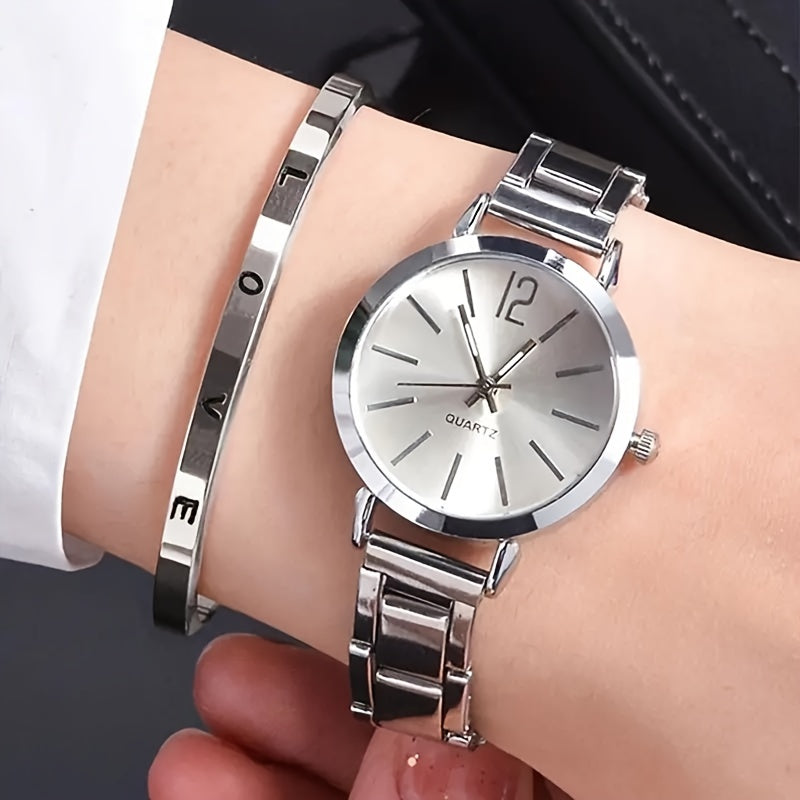 Women's Alloy Quartz Watch with Love Bracelet Chic Wristwear for Women