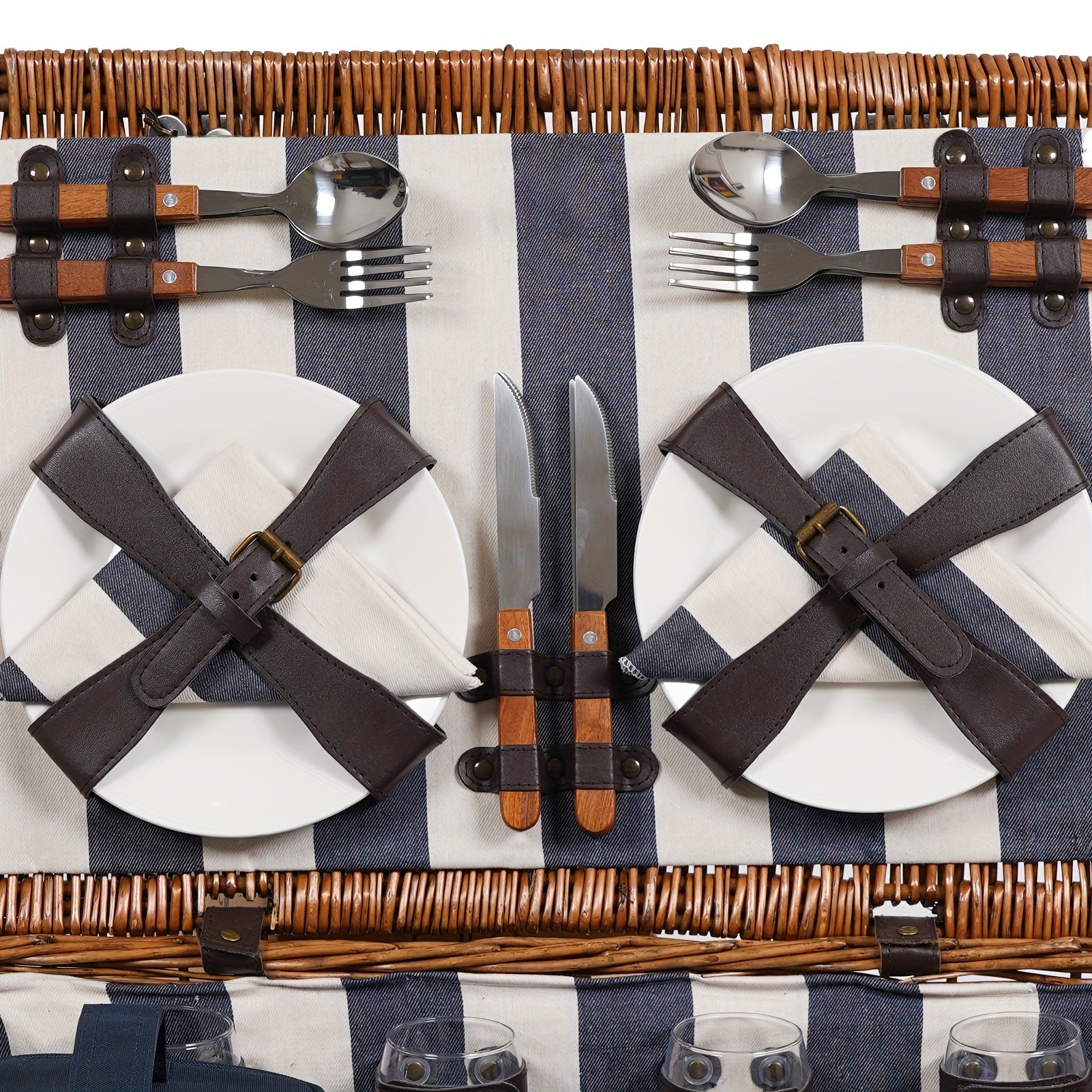 XL Willow Picnic Basket for Four with Service Set and Accessories