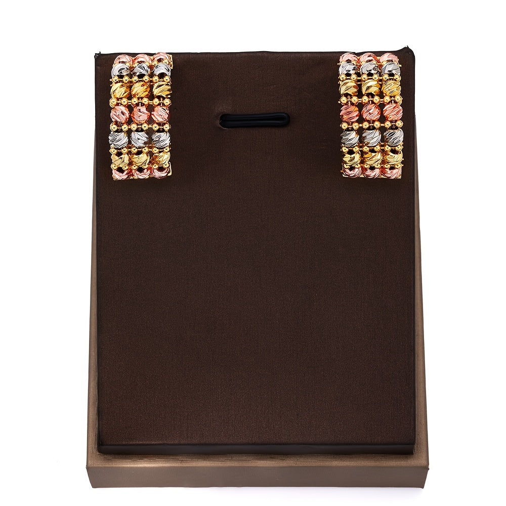 Qoʻlda tayyorlangan bangle toʻplami, 4 qatorli, 2024-yil uchun zamonaviy dizayn, 3 rangda mavjud - Kundalik kiyimlar va toʻylar uchun ideal. Oltin qoplangan mis asosidan tayyorlangan, toshlarsiz. Eid al-Fitr bayramlari va yil boʻyicha stil uchun mukammal.