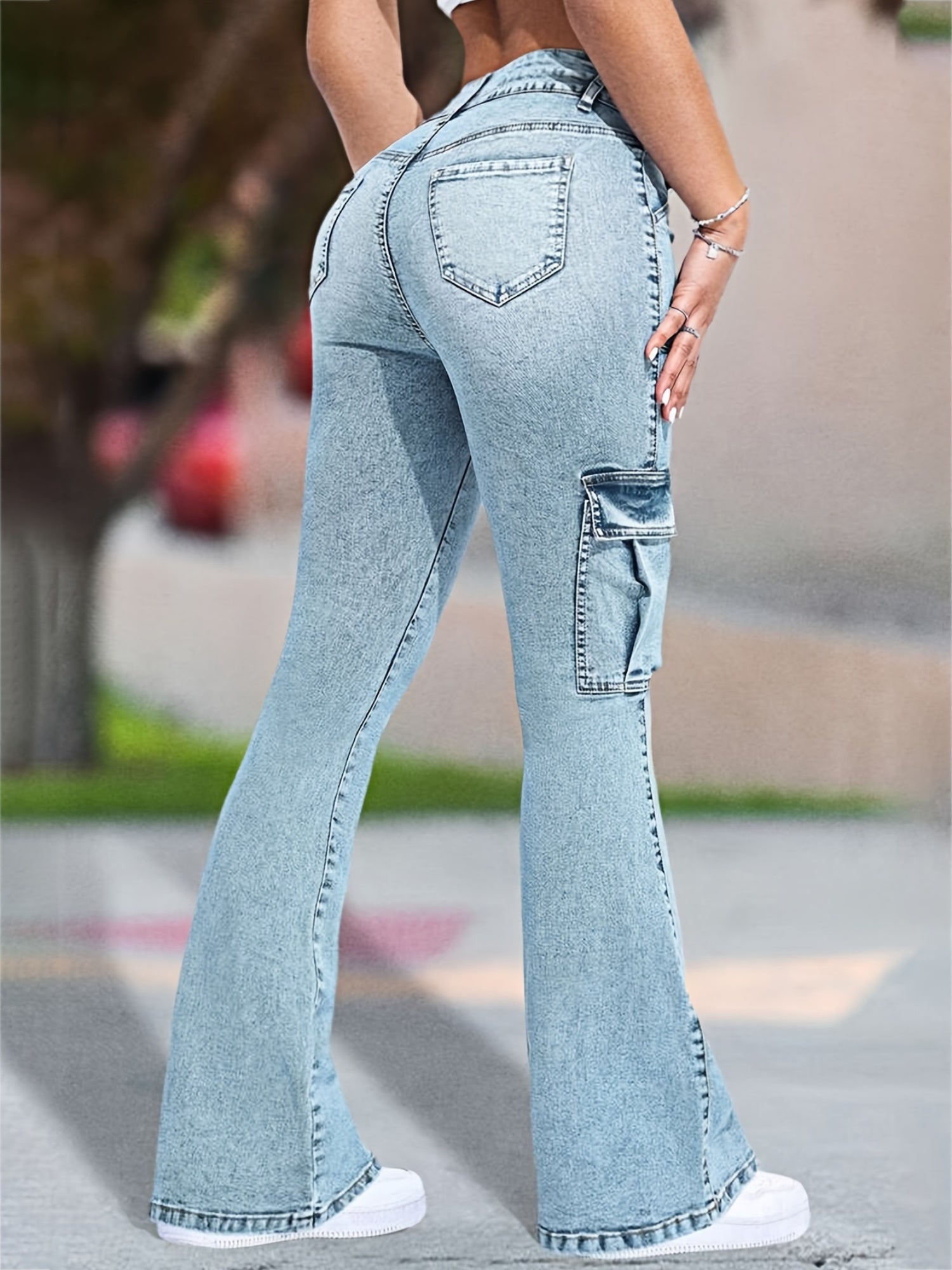 Women's Plus Size Washed Cargo Jeans With Flap Pockets, Stretchy, Mid-Rise