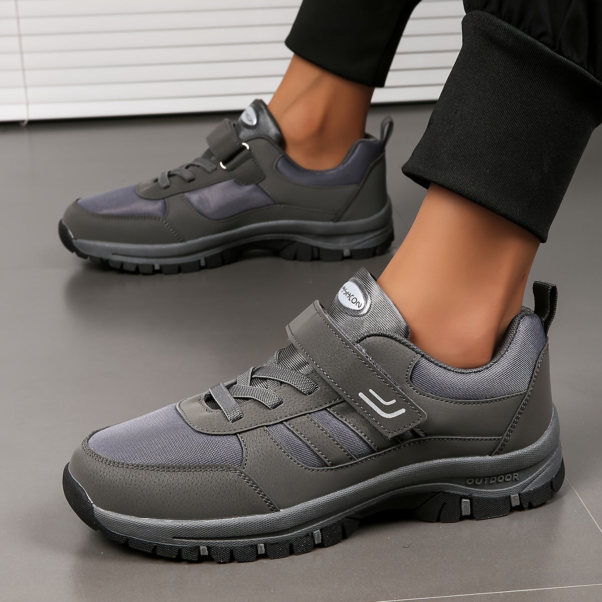 Women's Black High-Top Winter Sneakers Faux Fur Warm Non-Slip