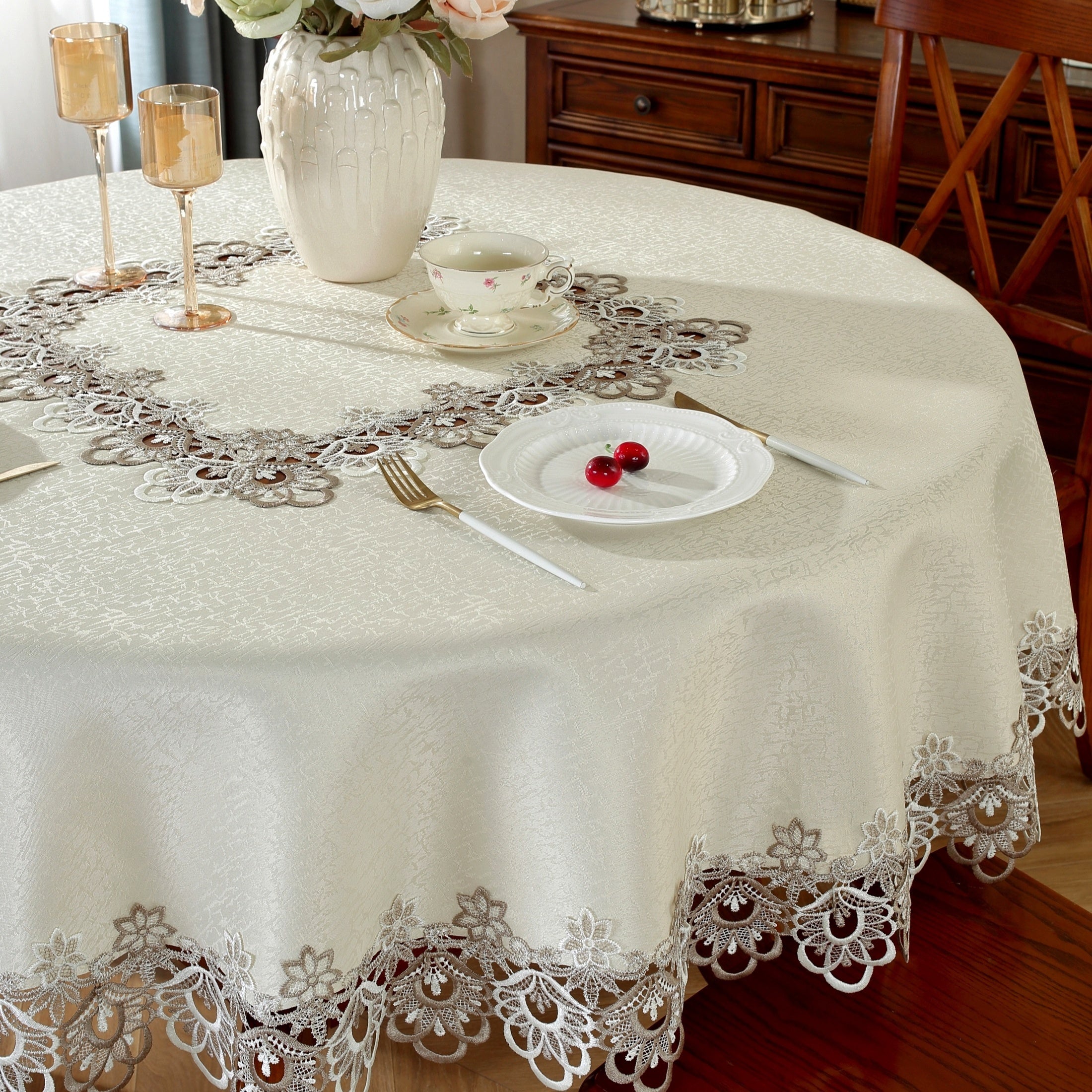 Polyester Round Tablecloth with Lace Border for Weddings and Events in Multiple Sizes