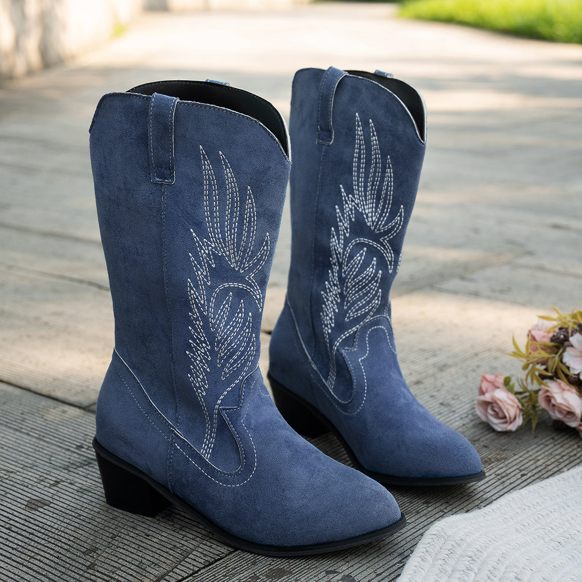 Women's Fabric Cowboy Boots Blue Floral Pattern Chunky Heel Western Style