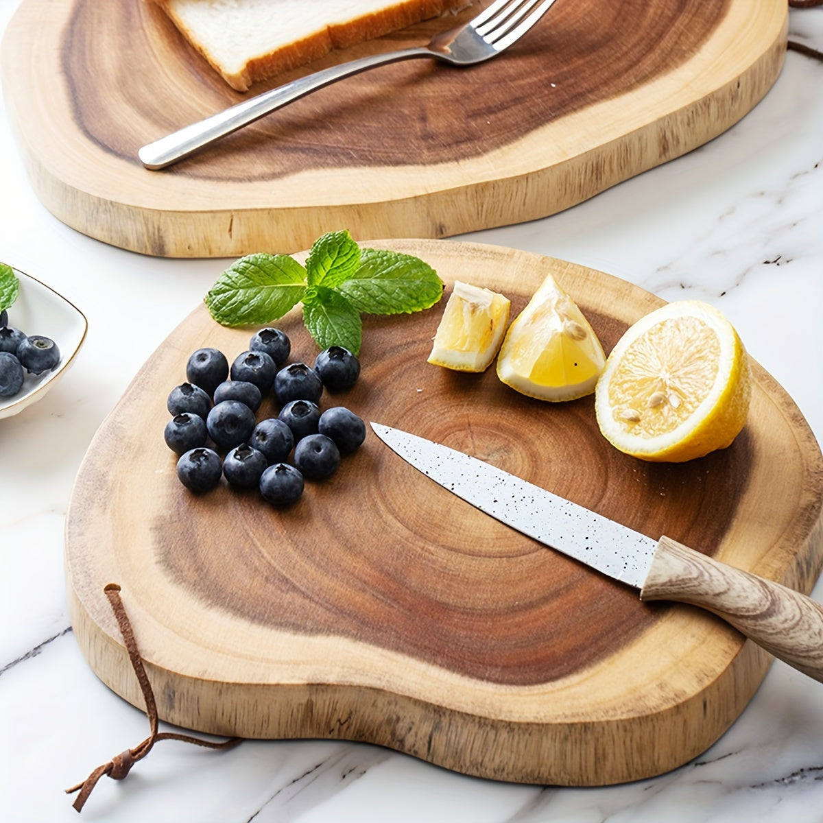 Tabla de cortar de madera de acacia con borde natural, bandeja de servicio para queso y charcutería