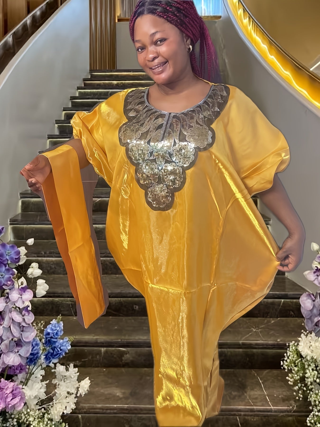 Ayollar uchun kattaroq o'lchamdagi sequin maxi kiyi, dumaloq bo'yinli, batwing ko'krak qismlari bilan