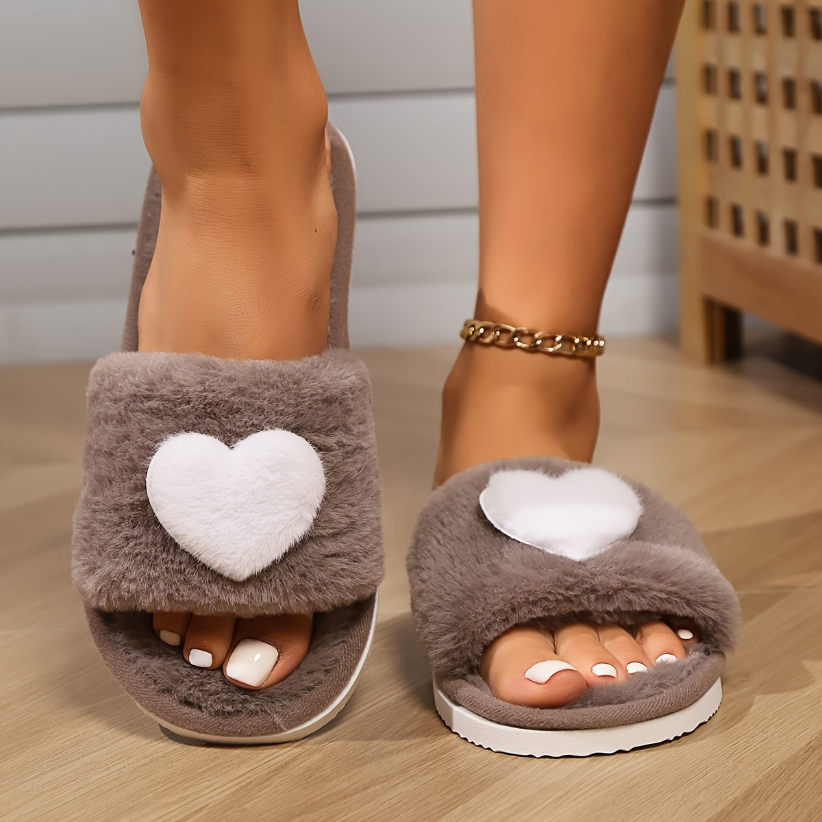 Women's Fleece-Lined Winter Slippers Non-Slip EVA Sole Heart Pattern Indoor House Shoes Black Pink