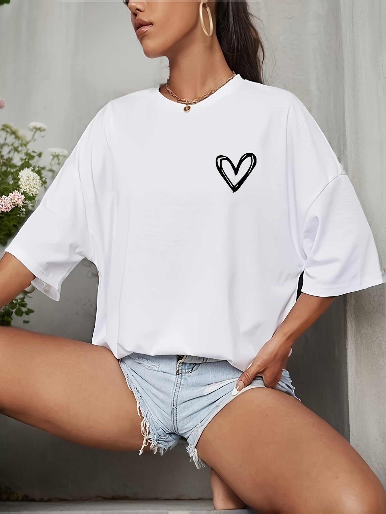 Women’s Casual Loose Fit Drop Shoulder T-Shirt with Heart Print and Crew Neck