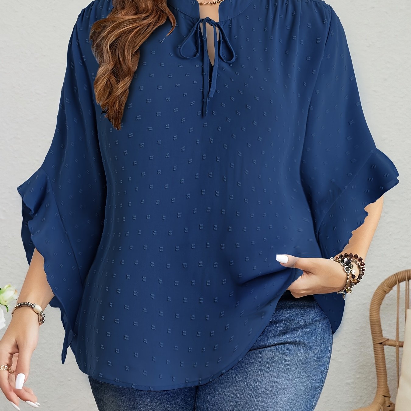 Bej Shveytsariya nuqtali bluz, ruffle bilan bezatilgan, bog'lamali bo'yin, uzun qo'lli, kuz vintage uslub