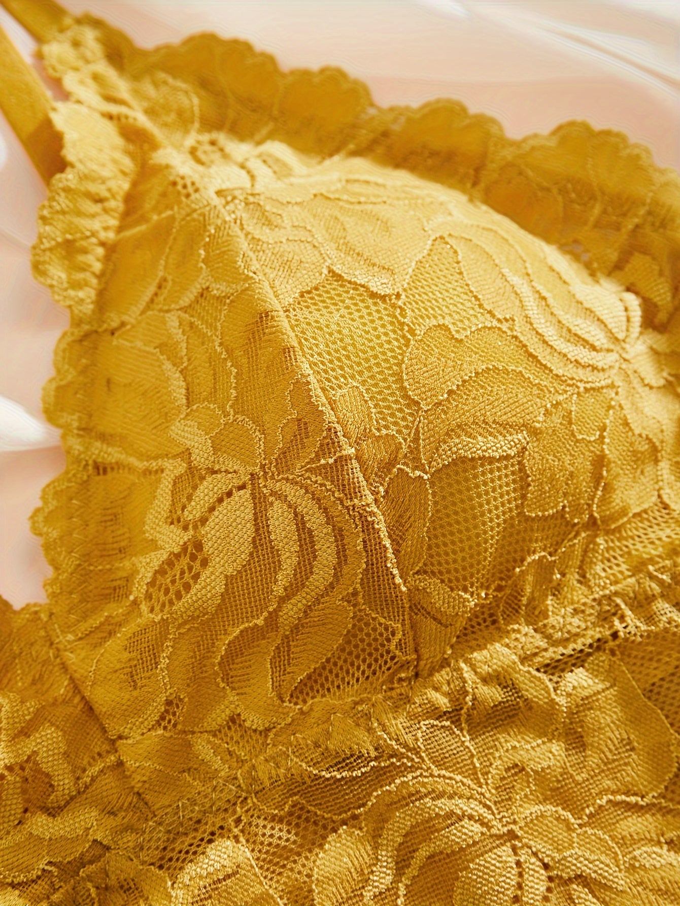 Women's Lace Contrast Lingerie Sets with Wireless Bras and Bow Tie Panties