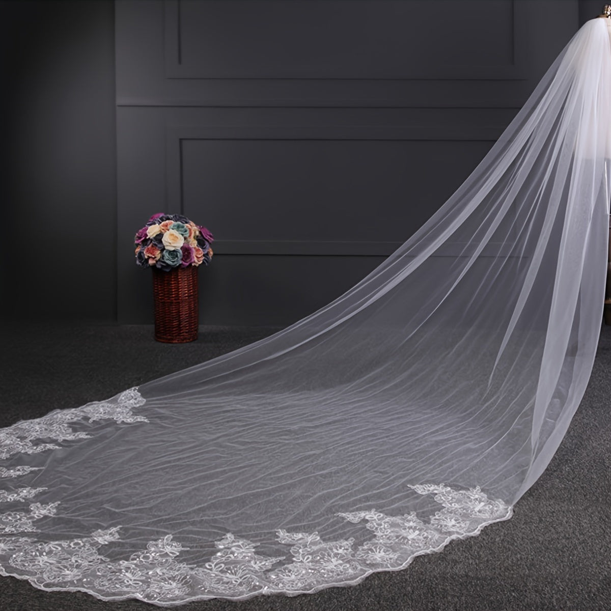 Luxurious Bridal Wedding Veil 4m Sequin Lace Polyester for Marriage Ceremony
