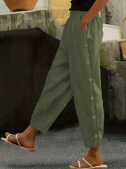 Pantalones de mujer de talla grande con pierna ancha y detalles de botones en gris claro