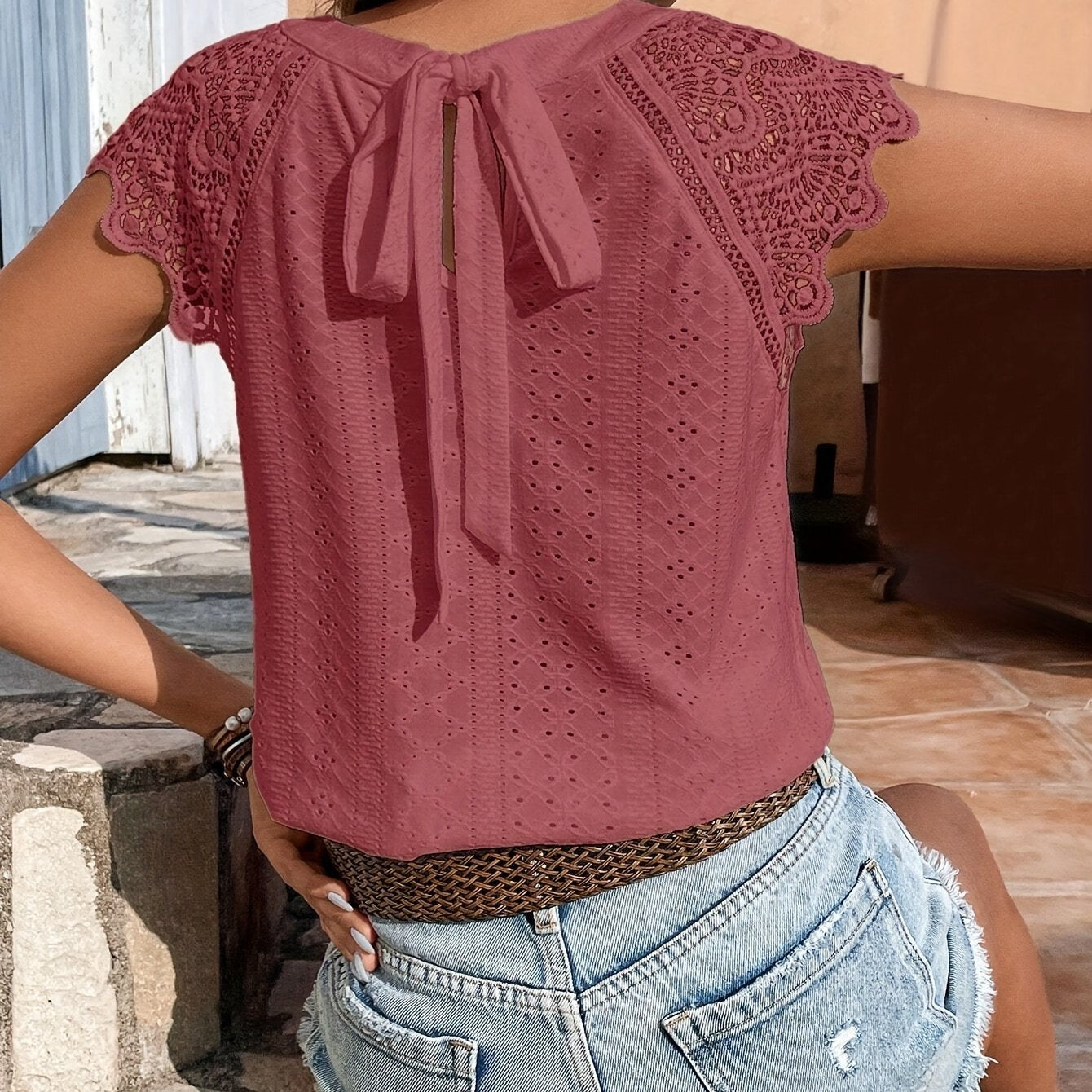 Women's Summer T-Shirt with Eyelet Lace Splicing and Tie Back Crew Neck Solid Color Casual Top