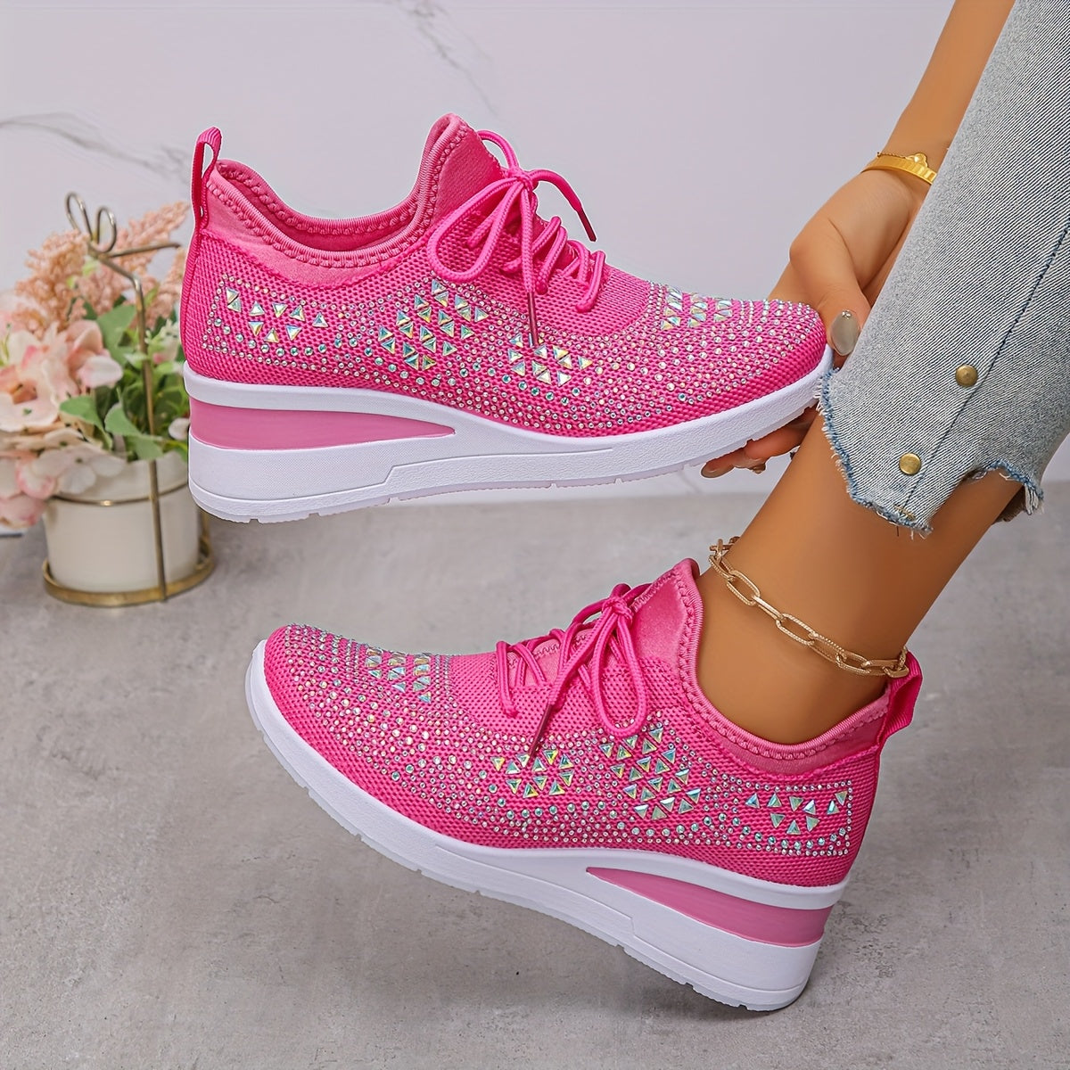 Women's White Platform Sneakers With Thick Sole & Cushioned Support