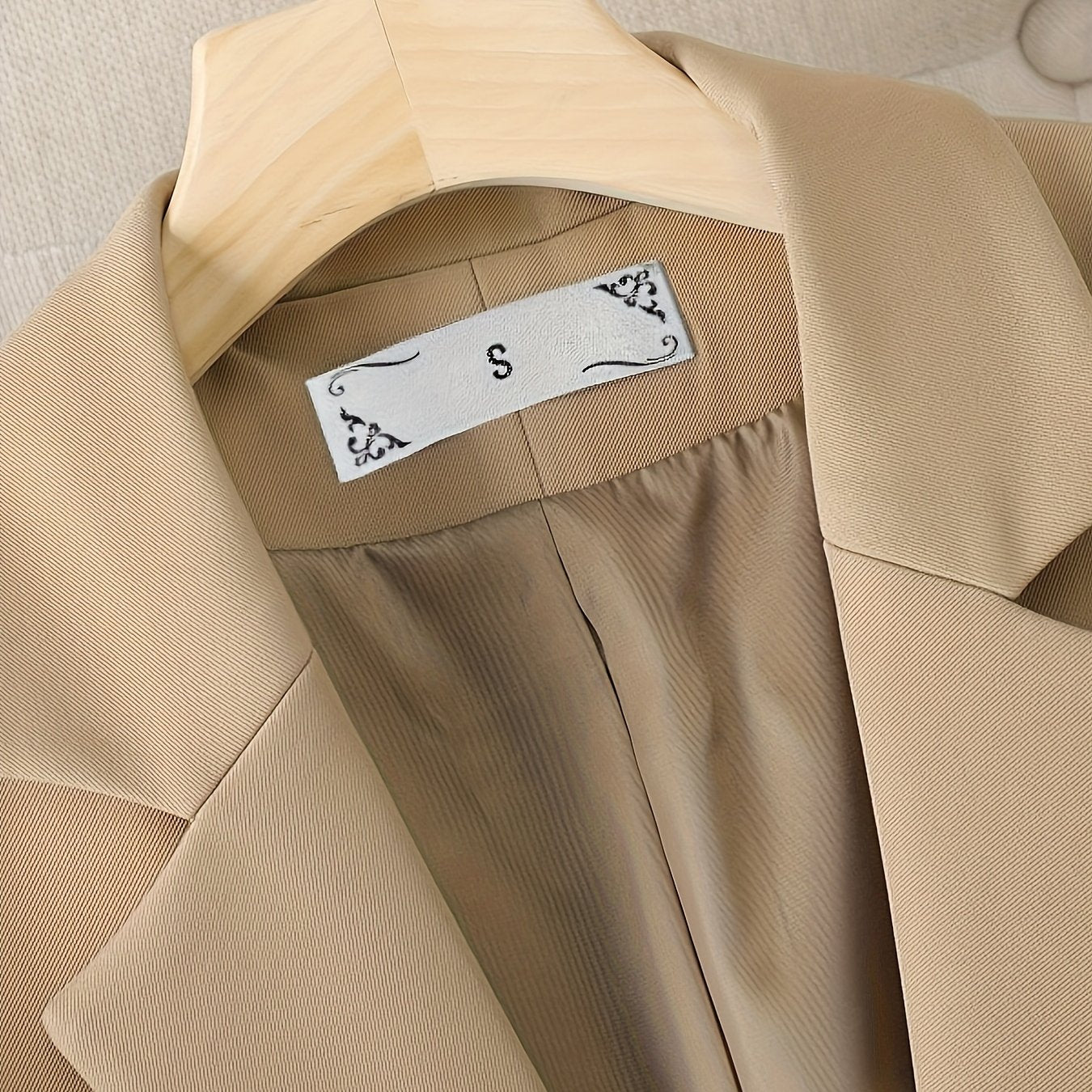 Women's Elegant Double-Breasted Blazer with Long Sleeves and Solid Color