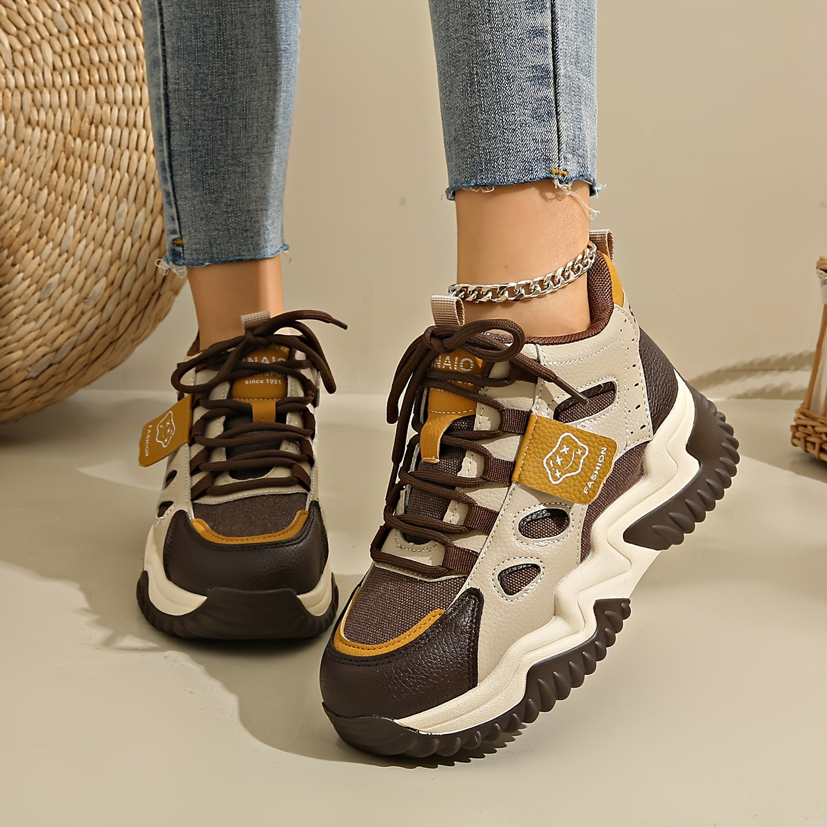 Women’s Casual Mesh Sneakers, Lace-Up, Fabric Upper, Spring Footwear