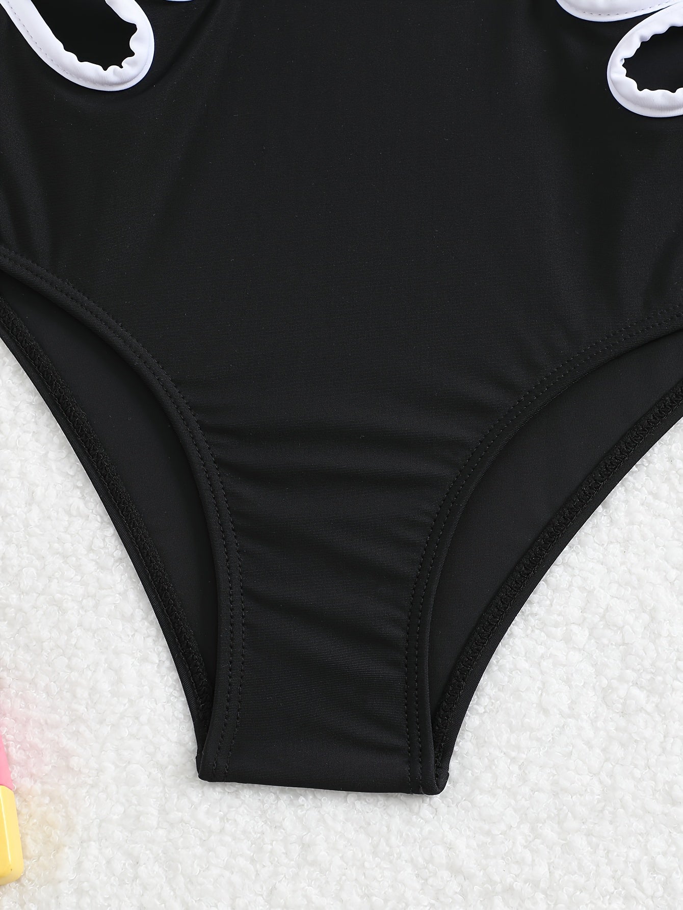 "Chic qizlar" bir parcha suzish kiyimi, bo'sh dizayni, keng kamarlar, qizlar uchun plyajda ideal.