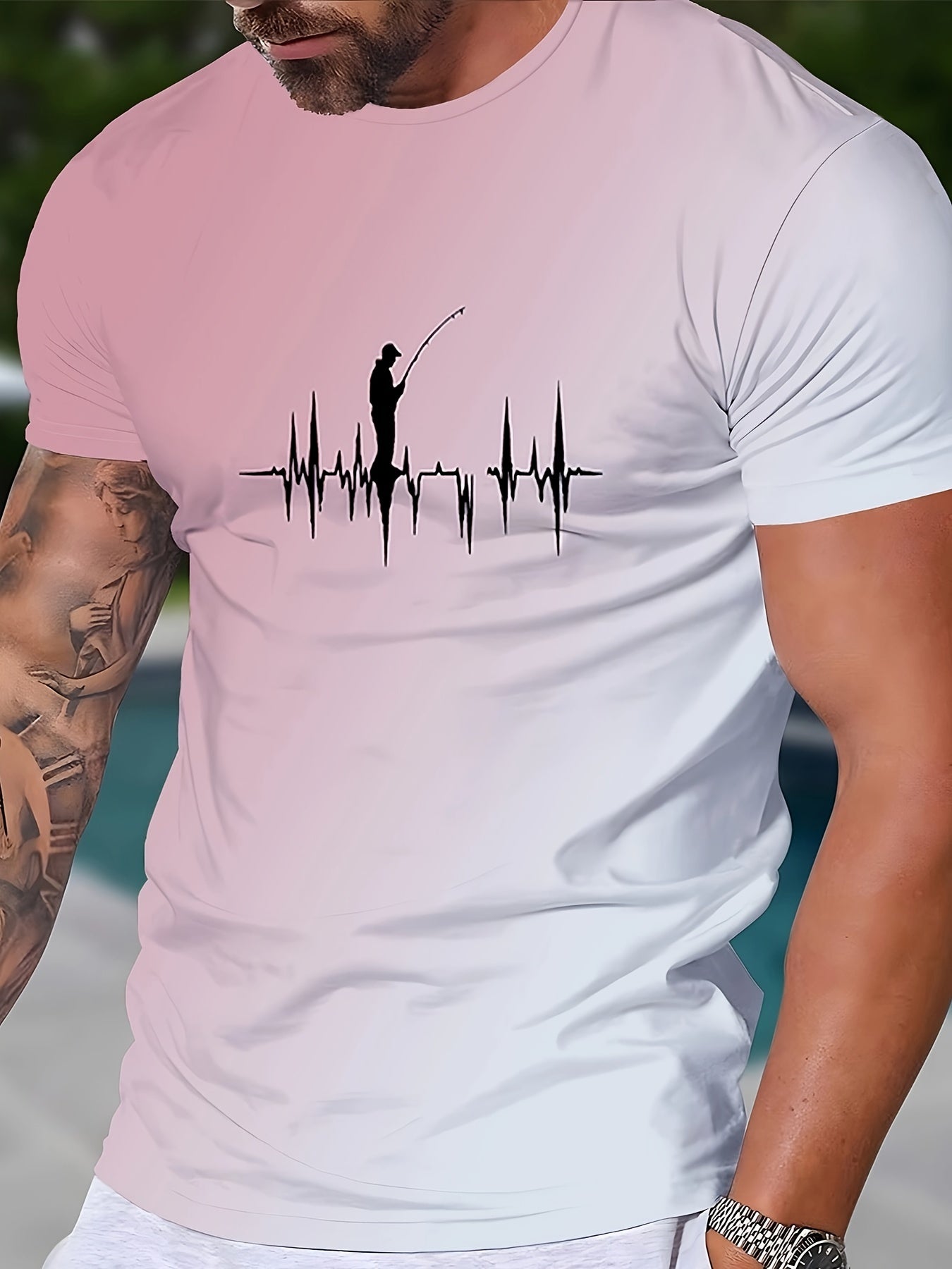 Erkaklar uchun tasodifiy baliq ovlash printli futbolka, cho'ziluvchan mato va dumaloq bo'yin bilan, yozgi ko'cha uslubi uchun mukammal.