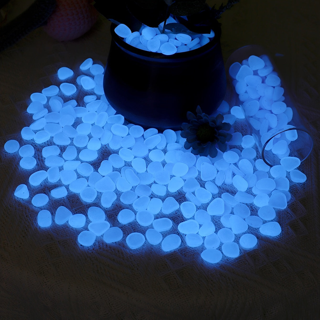 Glow-in-the-Dark Aquarium Stones for Fish Tanks and Gardens 200 Pieces