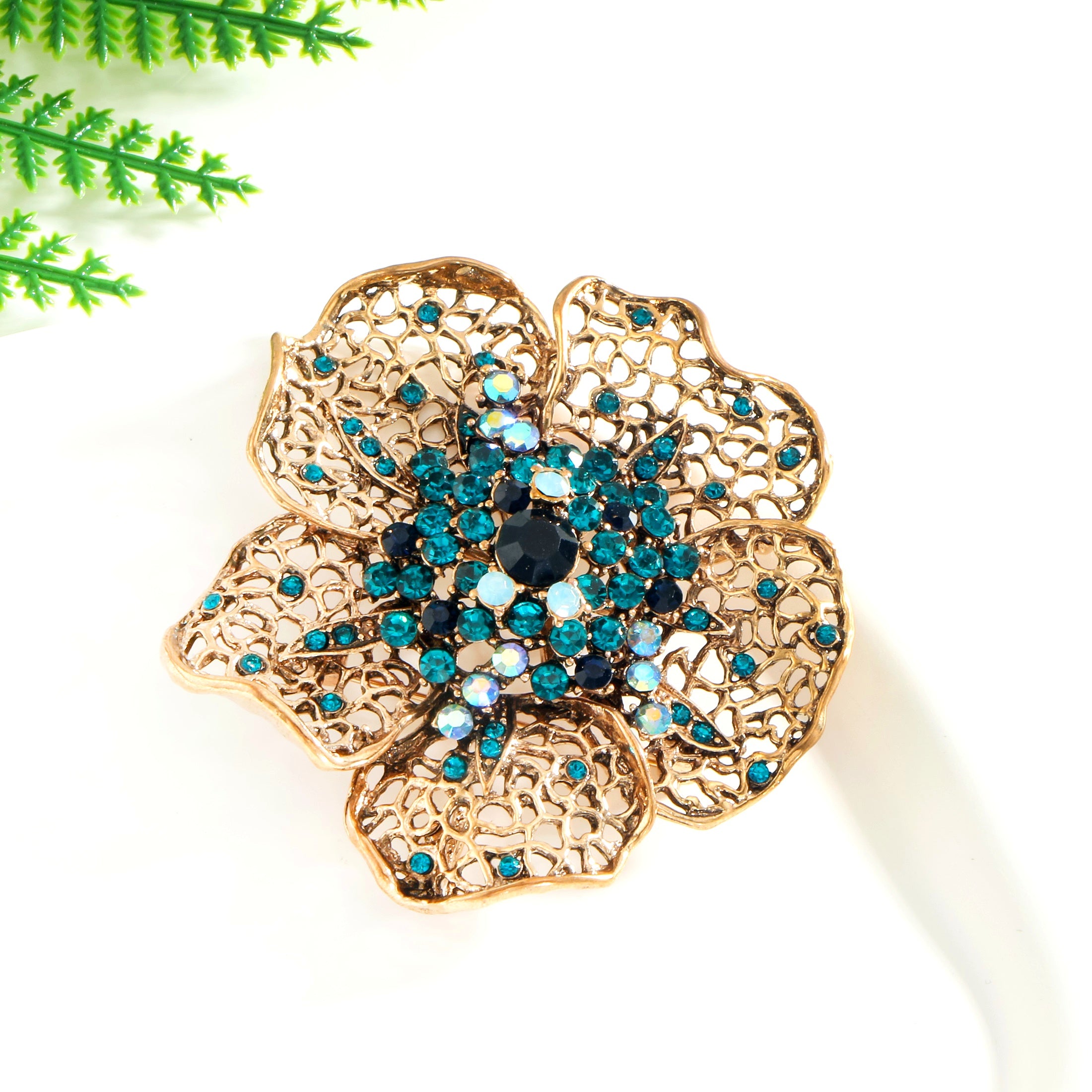 Women’s Rhinestone Flower Brooch Pin Hypoallergenic Jewelry for Daily Wear or Gifting