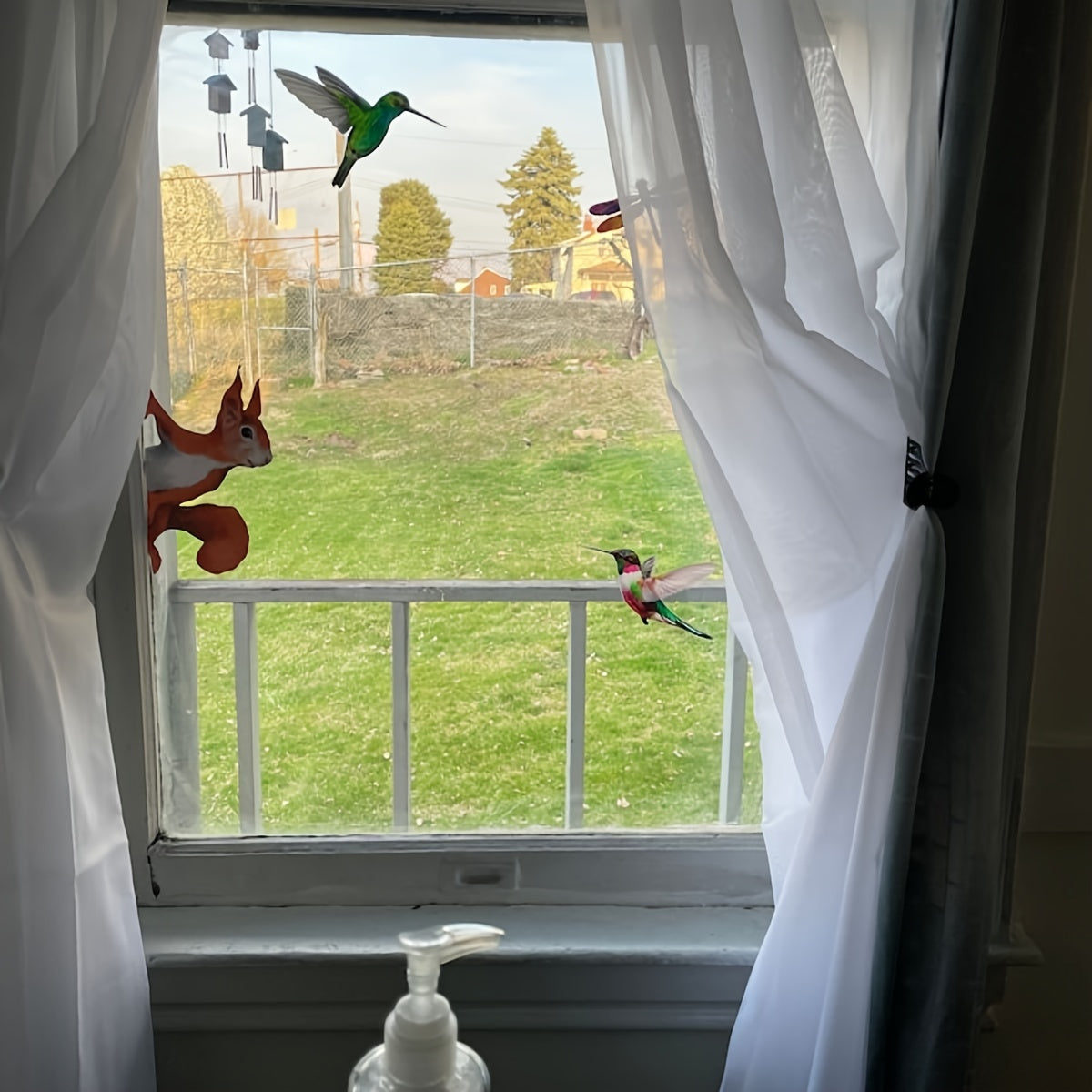 "Sichqoncha naqshidagi deraza stiker - deraza bezatish, avtomobil derazasi bezatish va uy bezatish uchun mukammal - yashash xonasi uy bezatish uchun ideal suv o'tkazmaydigan PVC stiker"