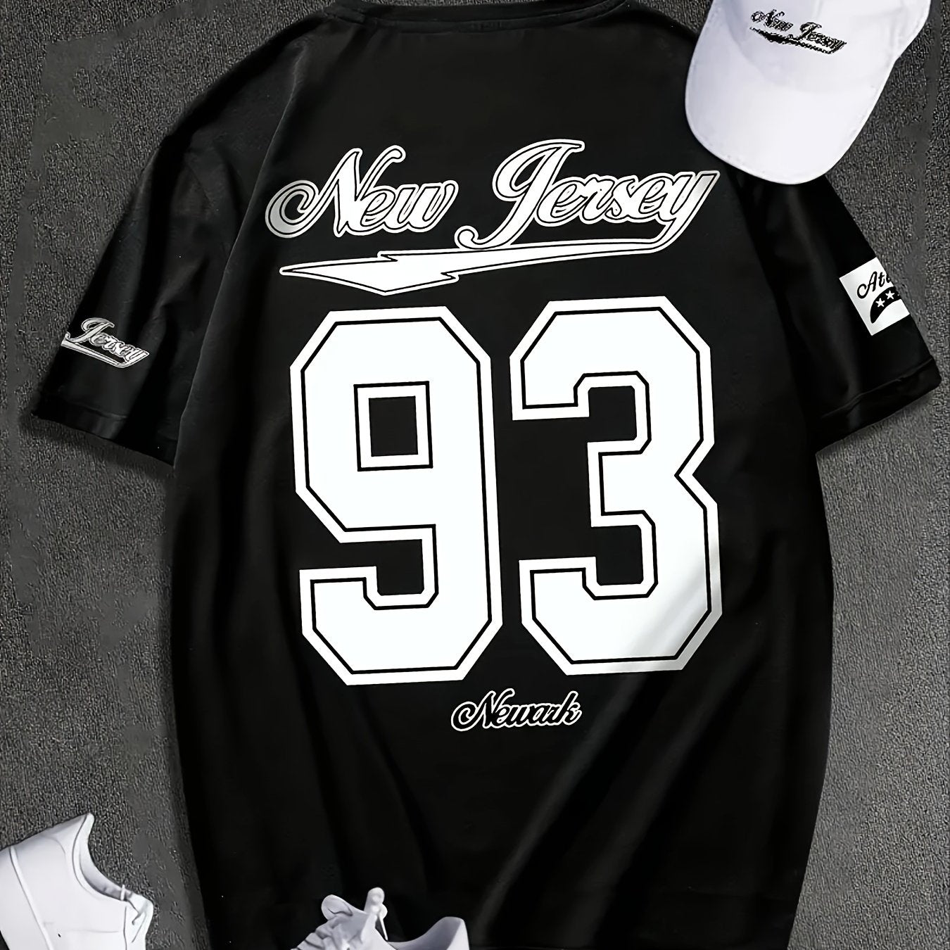 Erkaklar uchun plussiz rangli blokli futbolka, raqamli bosma, nafas oladigan tez quriydigan mato. Ko'cha uslubidagi tasodifiy yumshoq bo'yinli qisqa yengli ko'ylak.