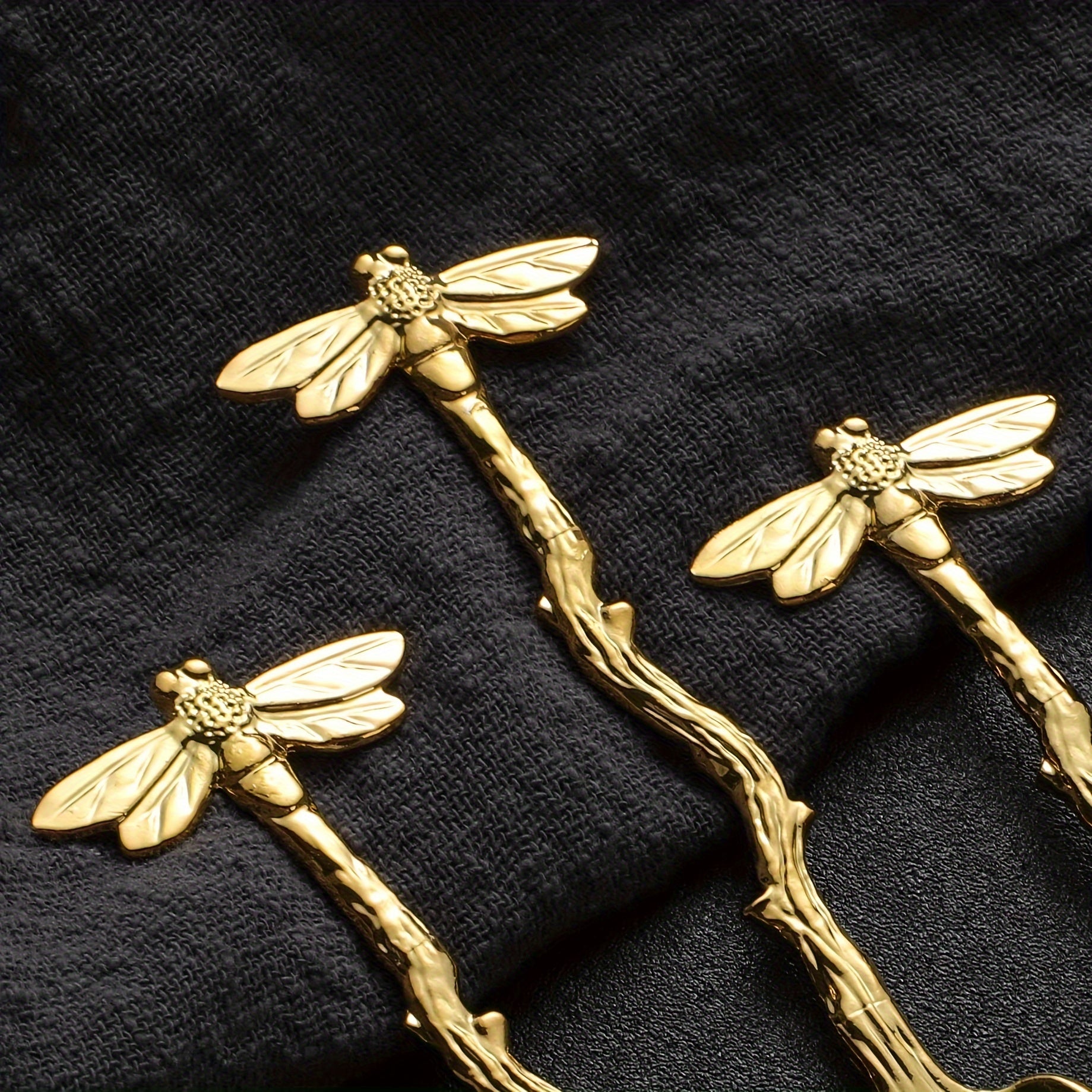 Retro Bee-Shaped Metal Coffee Spoon with Twist Handle for Tea and Dessert Serving