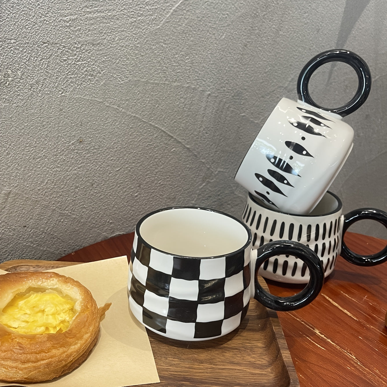 Black and White Checkered Ceramic Coffee Mug for Home and Restaurant Use