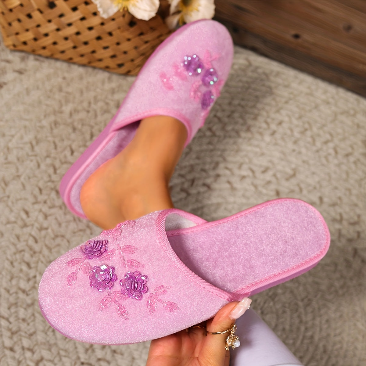 Women Beaded Sequin Floral Slip-On Slippers with EVA Sole for Indoor Outdoor