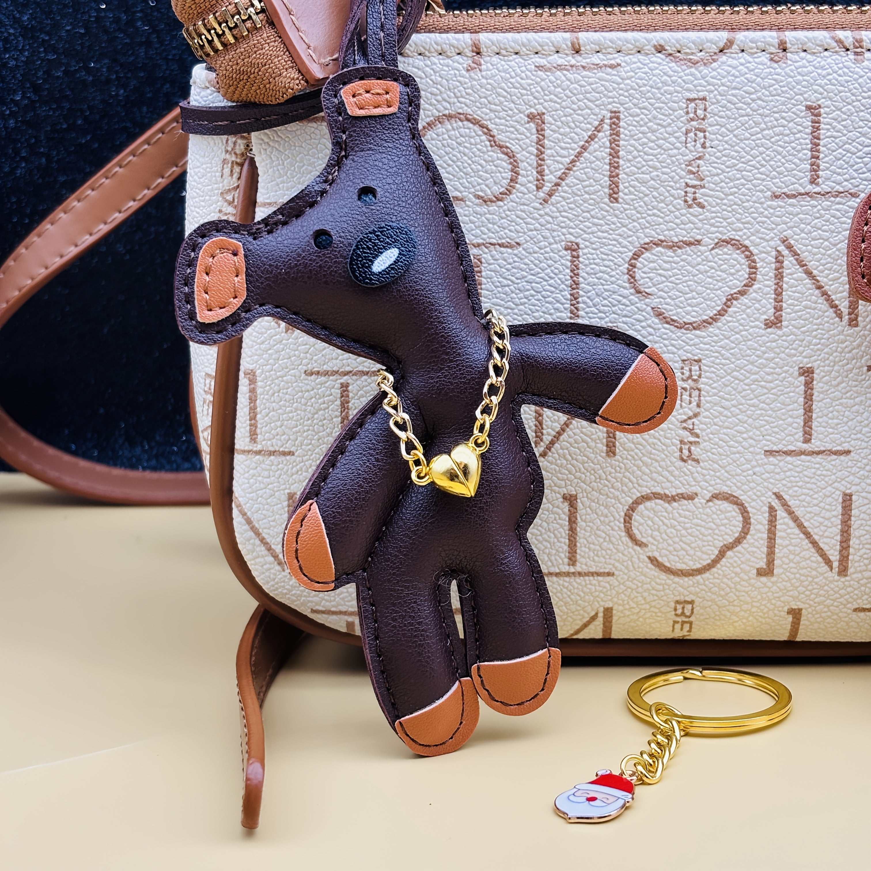 High-Quality Faux Leather Music Bear Keychain for Bags Phones Cars Gift