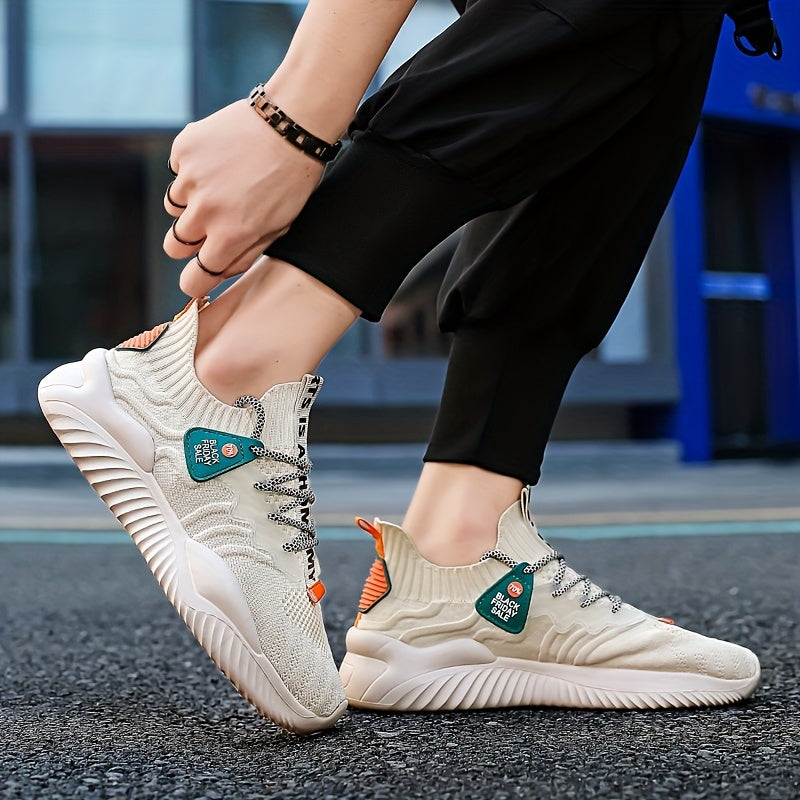 Barcha mavsumlar uchun nafas oladigan erkaklar yugurish poyabzallari, rangli blok dizayni va sirpanmas xususiyati bilan, ochiq havoda lager faoliyatlari uchun ideal.