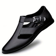 Erkaklar uchun nafas oladigan kesilgan sandallar, moslashtiriladigan tasmali qopqoq va yumshoq taglik bilan qulaylik uchun, qora rangda tasodifiy yozgi/kuzgi kiyimlar uchun mukammal.