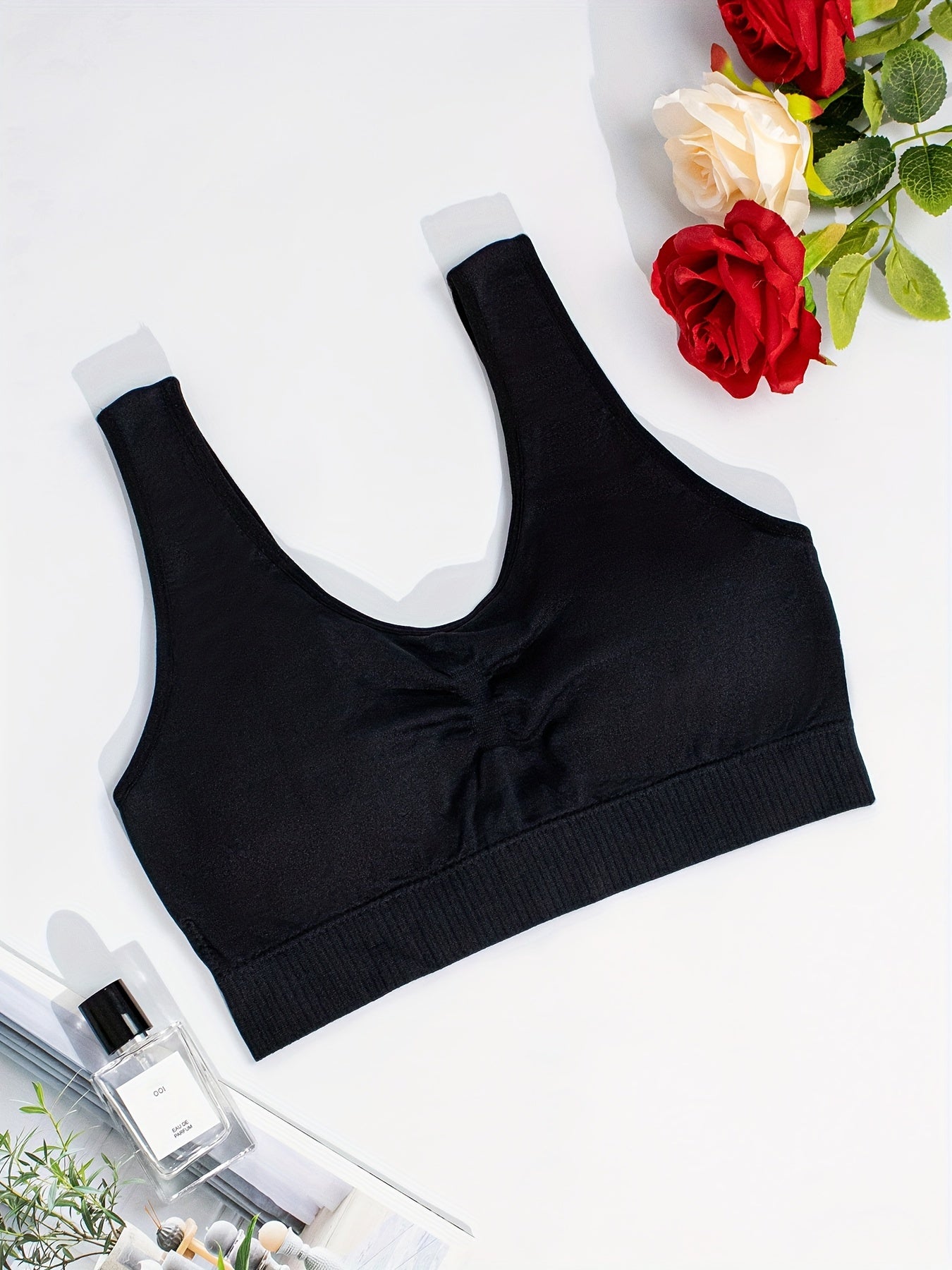 Women's Seamless Stretch Wireless Sports Bra and Black Underwear Set