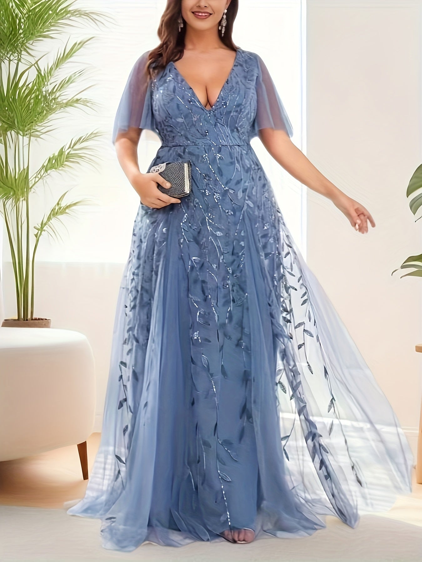 Plus Size Evening Gown Sequin V-Neck Short Sleeve Formal Dress