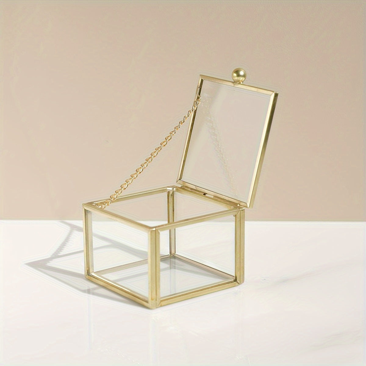 Квадратная стеклянная шкатулка для украшений с винтажным дизайном и золотыми акцентами для серег, колец и ожерелий