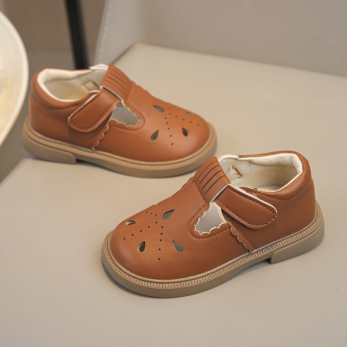 Girls Flats Spring Autumn Breathable Soft-Soled Princess Shoes Round Toe PU Comfortable