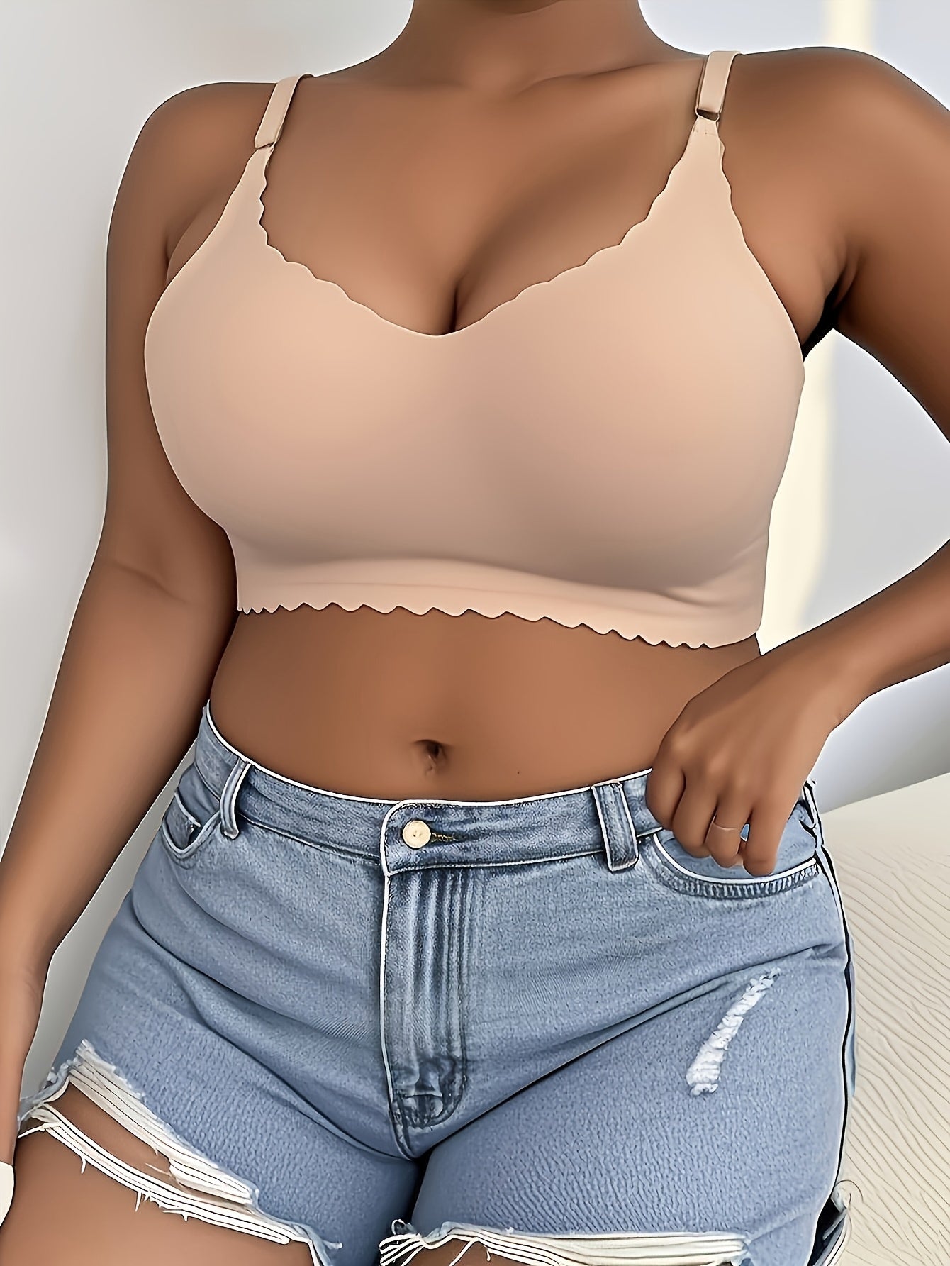Women's Plus Size Seamless Wire-Free Bra with Wave Edge and Adjustable Straps