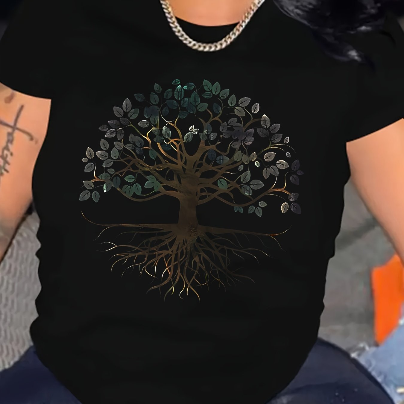 Camiseta de algodón para mujer talla grande con gráfico de árbol botánico negro y estilo casual