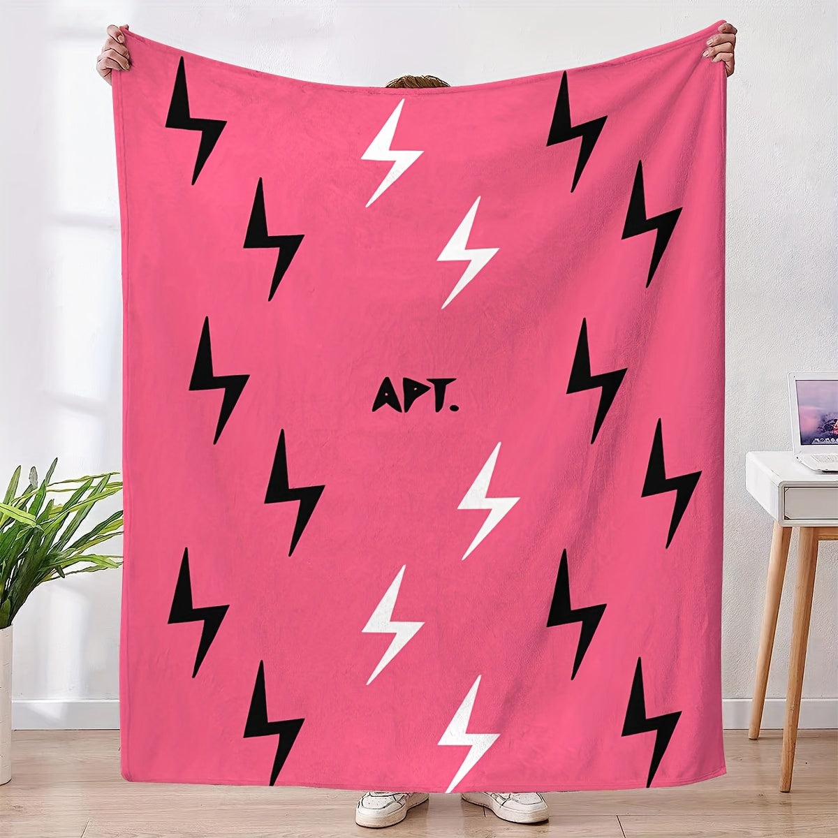 Reversible Flannel Fleece Throw Blanket Music Theme Black Lightning Pattern Ultra Soft Cozy All-Season Home Travel 200-250g Polyester