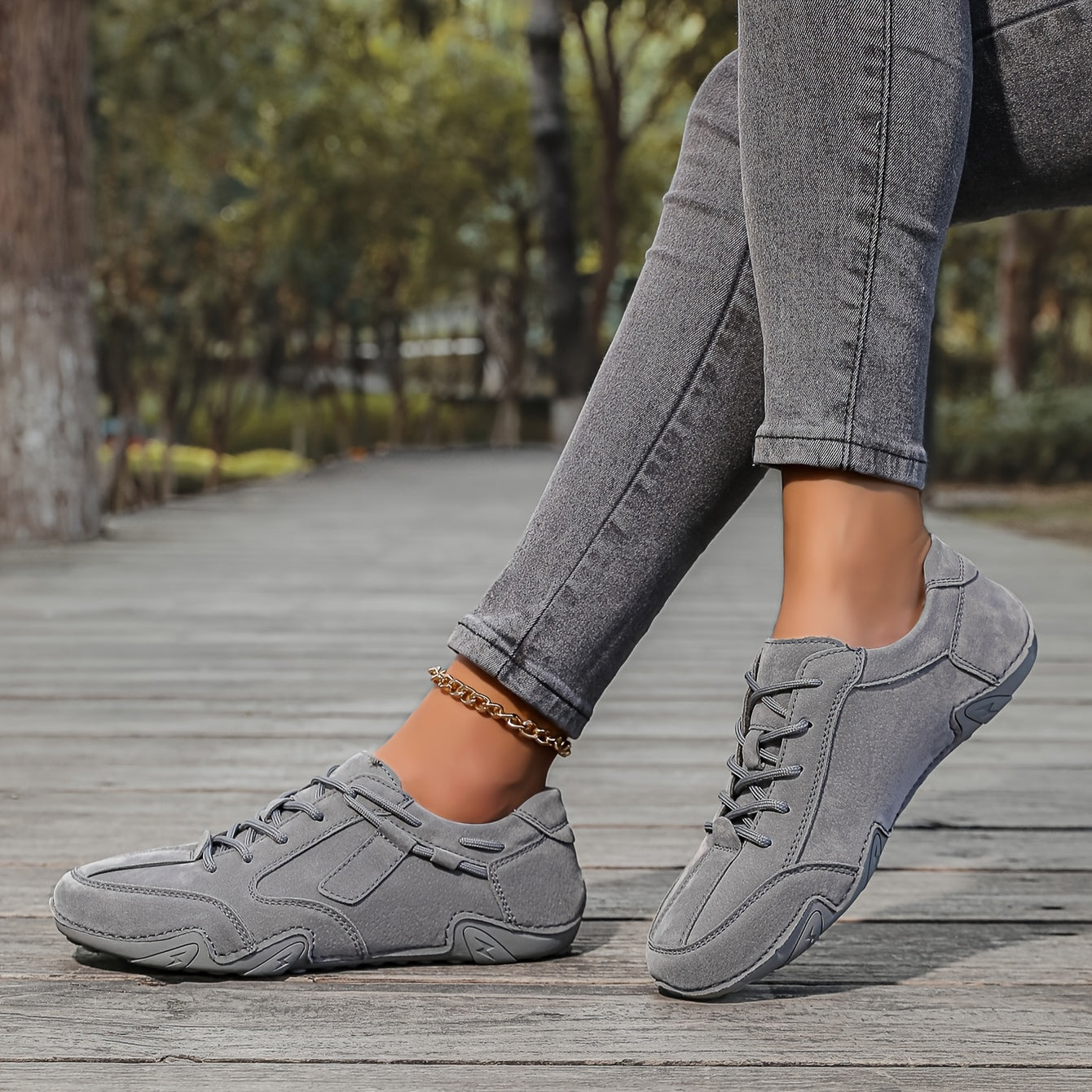 Unisex Casual Sneakers Lightweight Lace-Up Shoes Solid Color All-Season