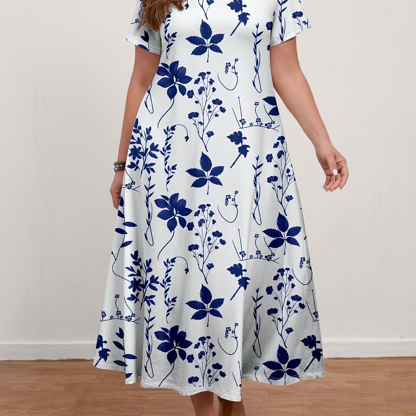 Plus Size Floral V-Neck Maxi Dress for Women Black and White Lightweight Polyester Spring Autumn